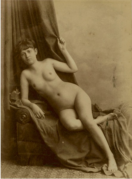 history of amateur nude photos